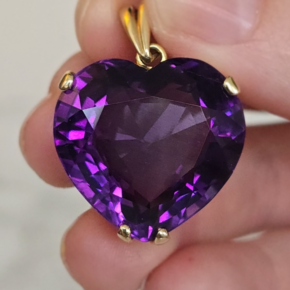 35.11ct Amethyst Classic Heart Pendant set in 14K Yellow Gold. Incl Appraisal - Picture 6 of 11